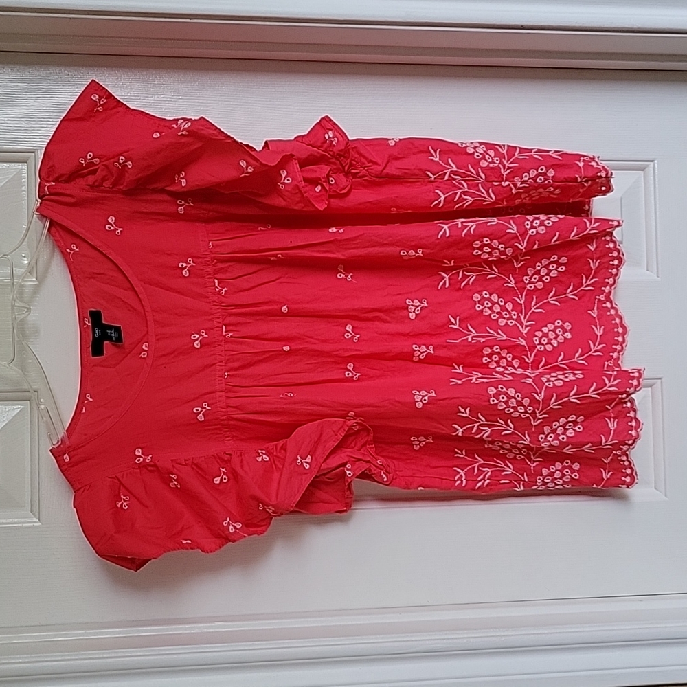 Gap-pink baby doll tee with white eyelet cutout